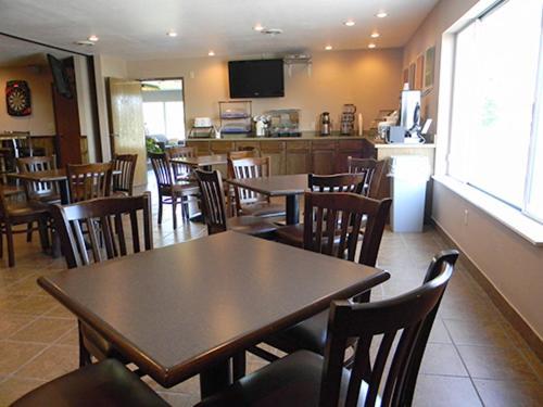 Wetmore Boarders Inn & Suites By Cobblestone Hotels - Munising מראה חיצוני תמונה